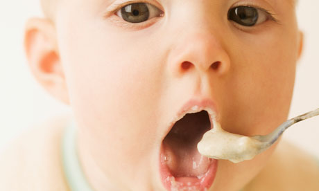 baby-eating-from-spoon-007.jpg