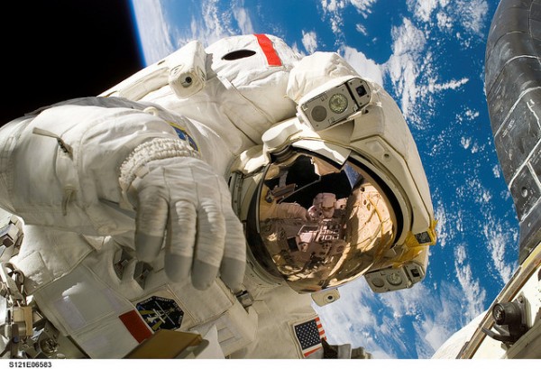 spacewalk-outside-the-iss.jpg
